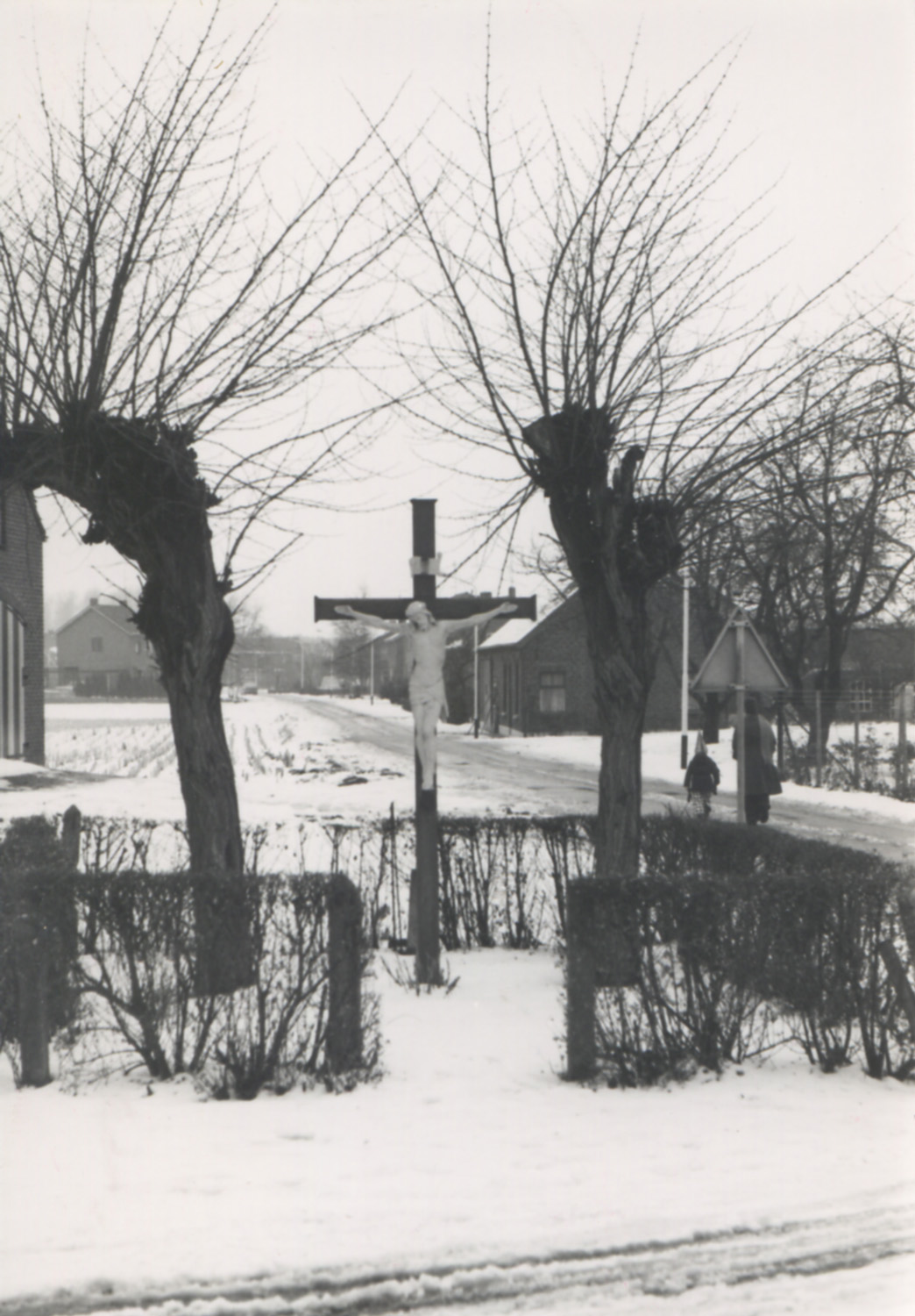 lb019289-+lb2037+boekend-blerick+1979+geliskensdijk-kockerseweg+egelie.jpg