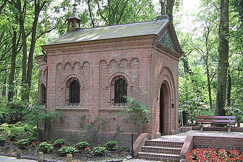 Tegelen vier 100 jaar Theresiakapel